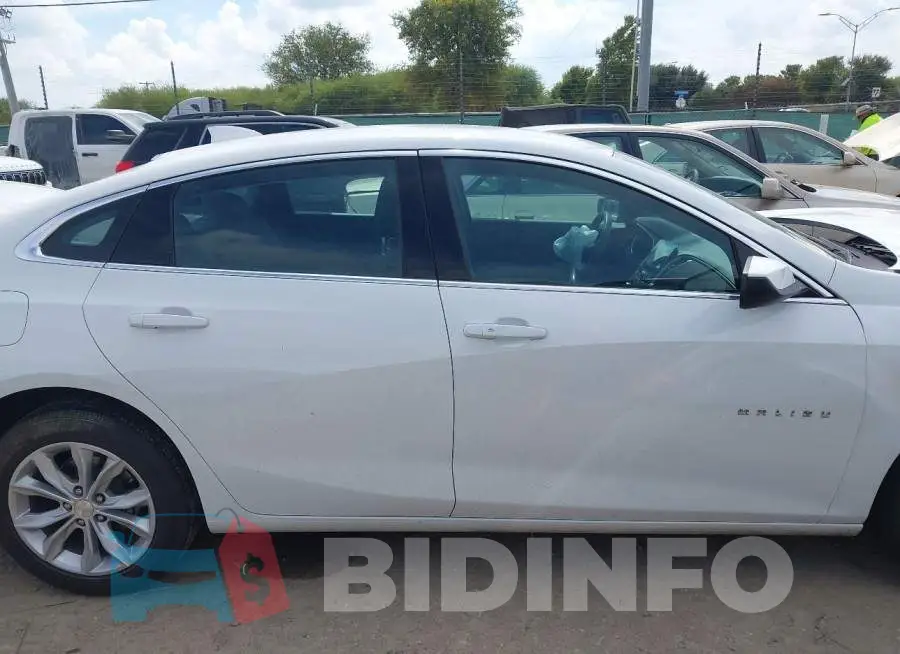 1G1ZD5ST2SF141547 Photo# 13