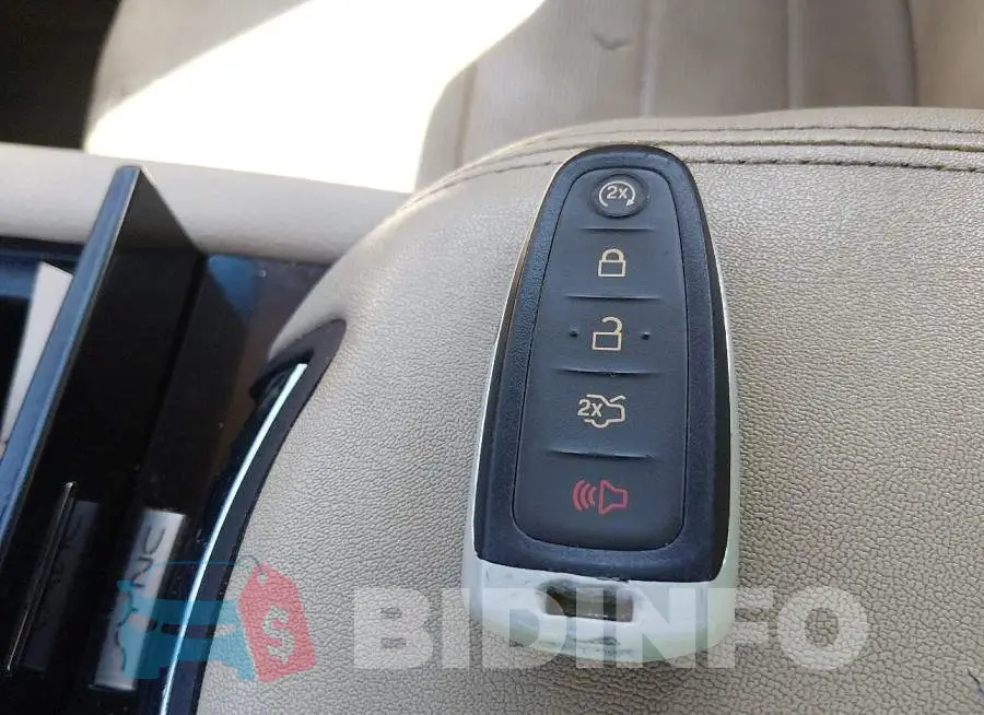 1FAHP2J89GG144930 Photo# 11
