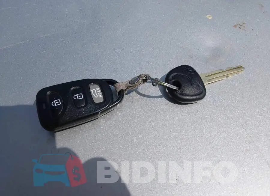 5NPD84LF2JH400566 Photo# 11