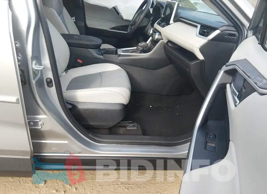 2T3C1RFV8PC217997 Photo# 5
