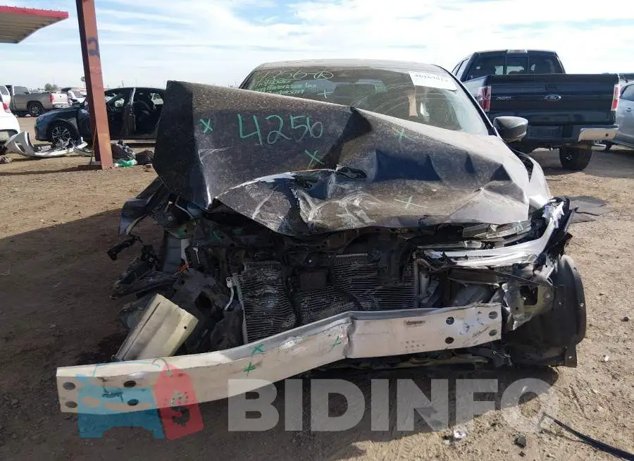 19UDE2F82KA015707 Photo# 12