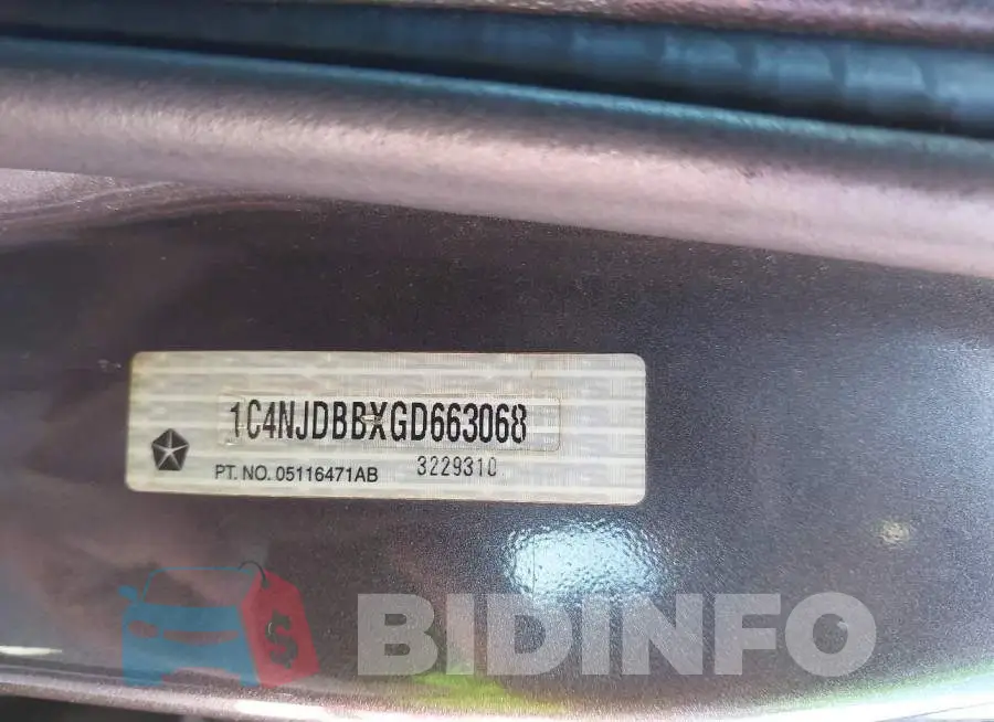1C4NJDBBXGD663068 Photo# 9