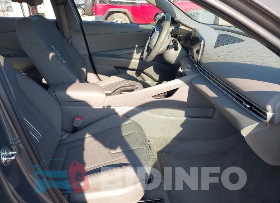 KMHLM4DG8RU715013 Photo# 5
