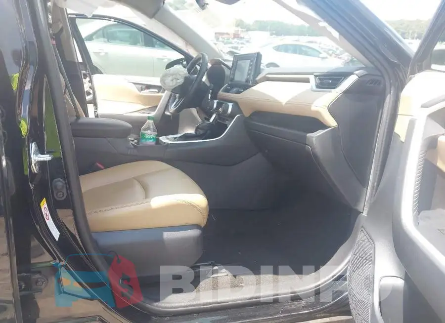 JTMC1RFV8KD509427 Photo# 5