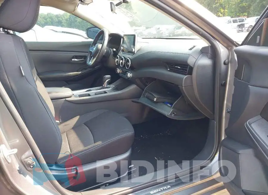 3N1AB8CV9NY205143 Photo# 5