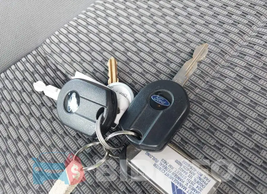 1FDUF4HT2GEA51532 Photo# 11
