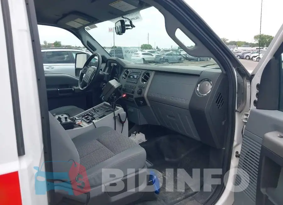 1FDUF4HT2GEA51532 Photo# 5