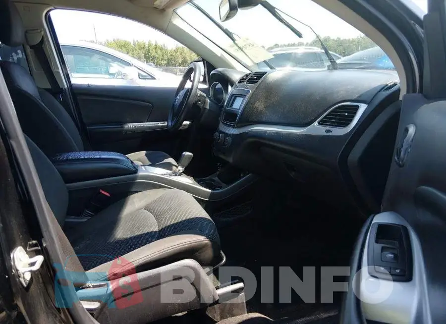 3C4PDCAB5LT250698 Photo# 5