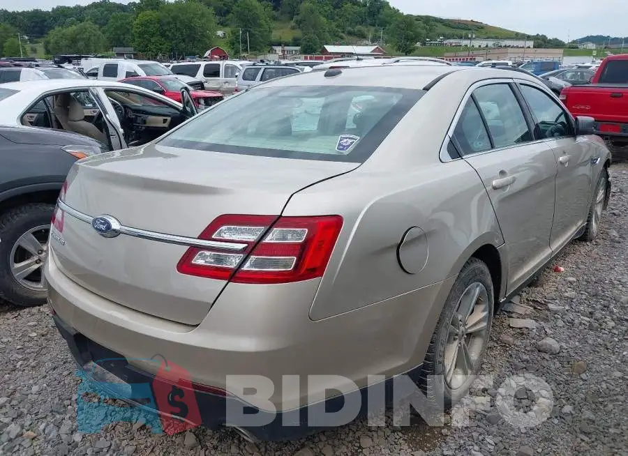 1FAHP2D82JG132525 Photo# 4