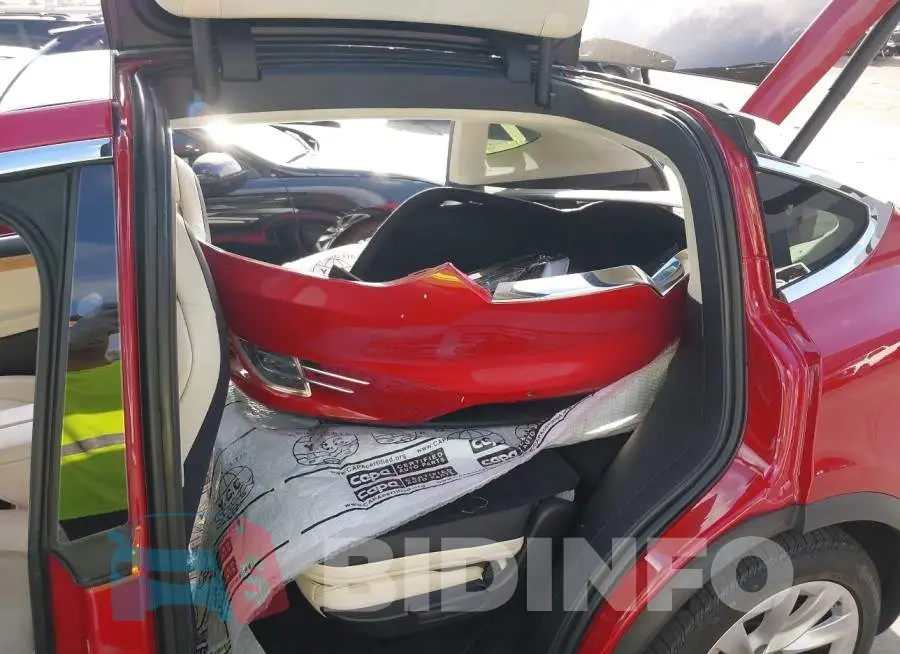 5YJXCDE26JF144758 Photo# 23