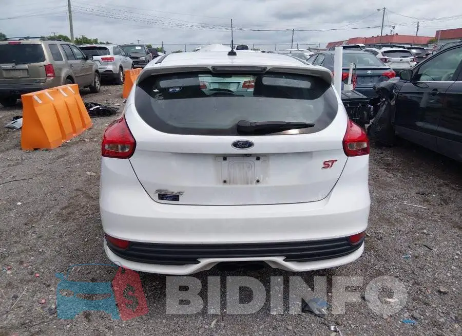 1FADP3L90JL281621 Photo# 16
