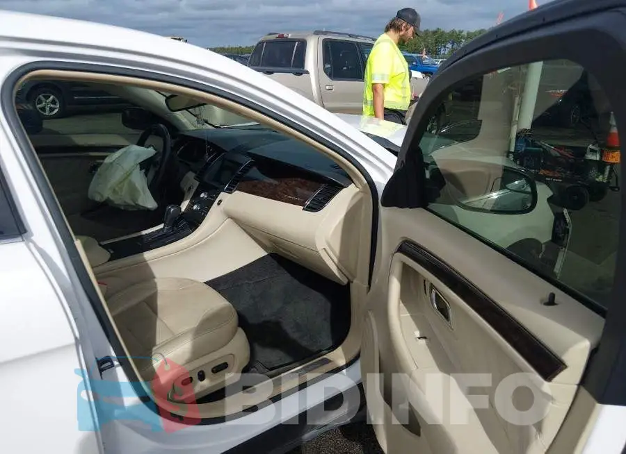 1FAHP2F88GG110891 Photo# 5
