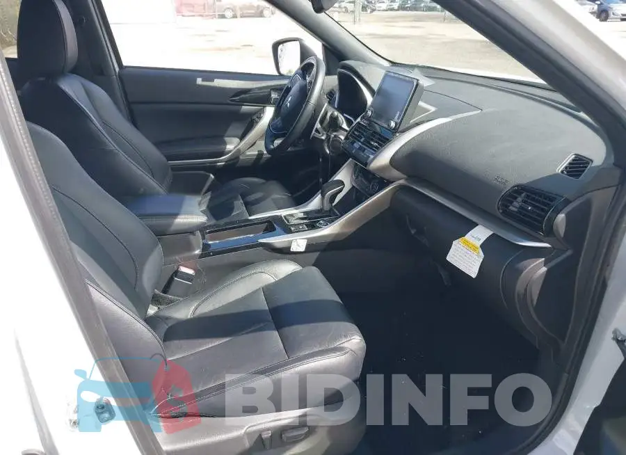 JA4ATWAA2TZ001327 Photo# 5