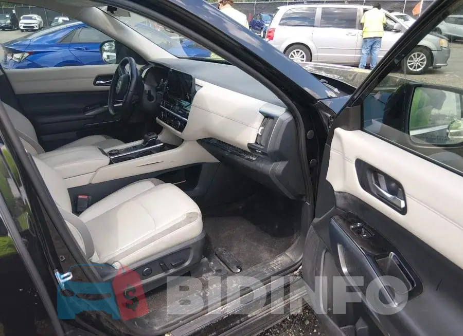 5N1DR3CCXPC209992 Photo# 5