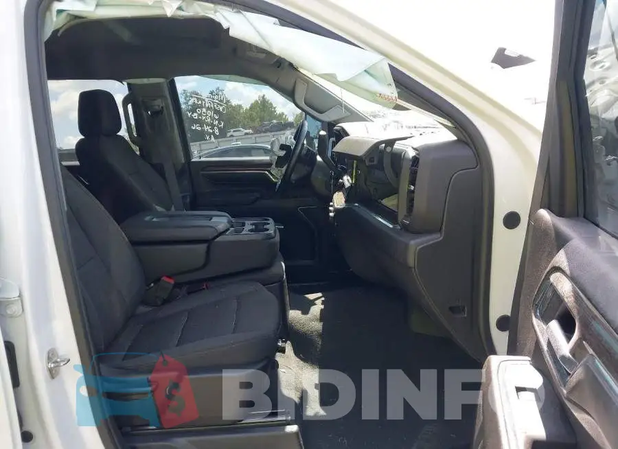 2GC4YNE74R1171042 Photo# 5