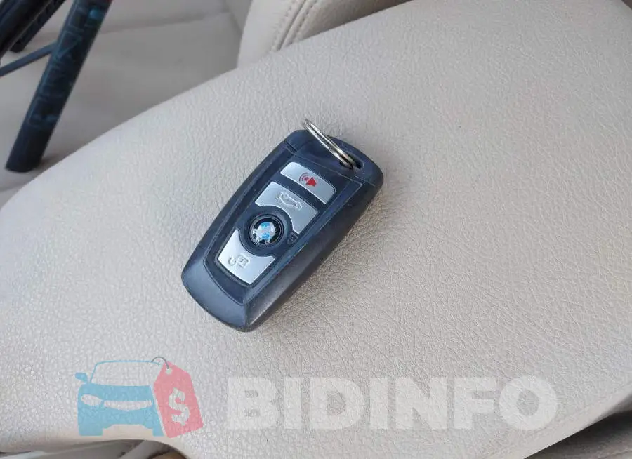 WBA8E5G57GNT41280 Photo# 11