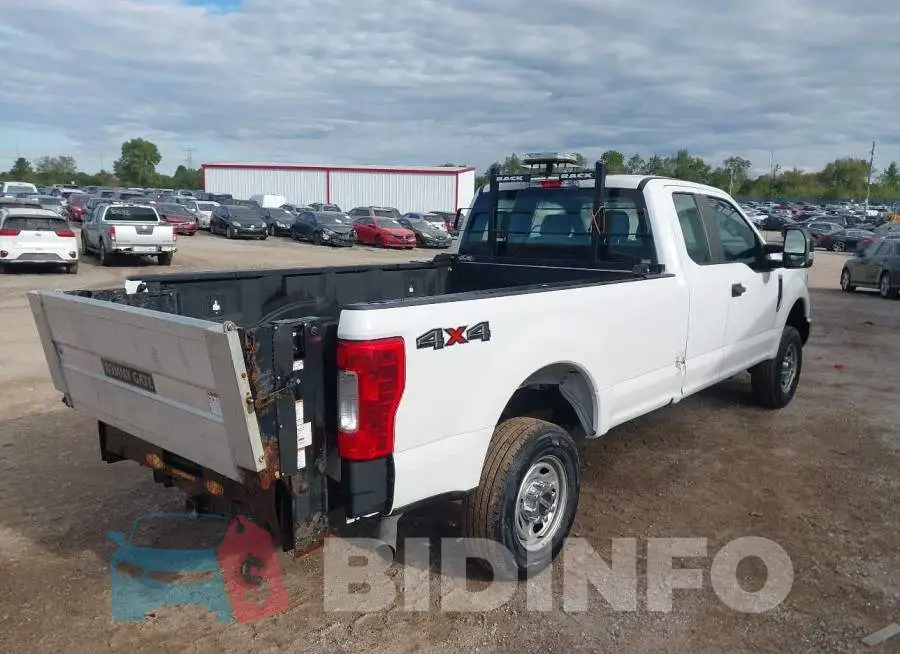 1FT7X2B61KEC59951 Photo# 4