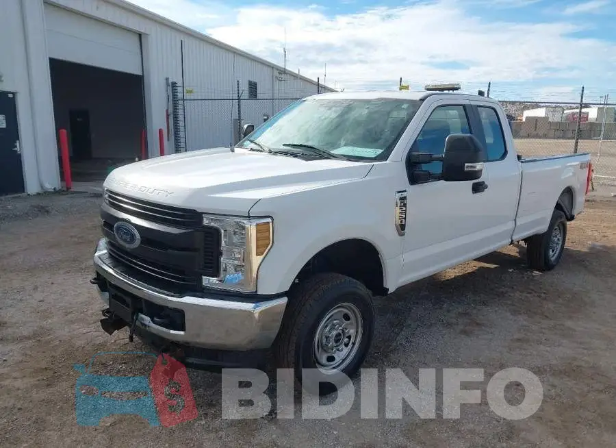 1FT7X2B61KEC59951 Photo# 2