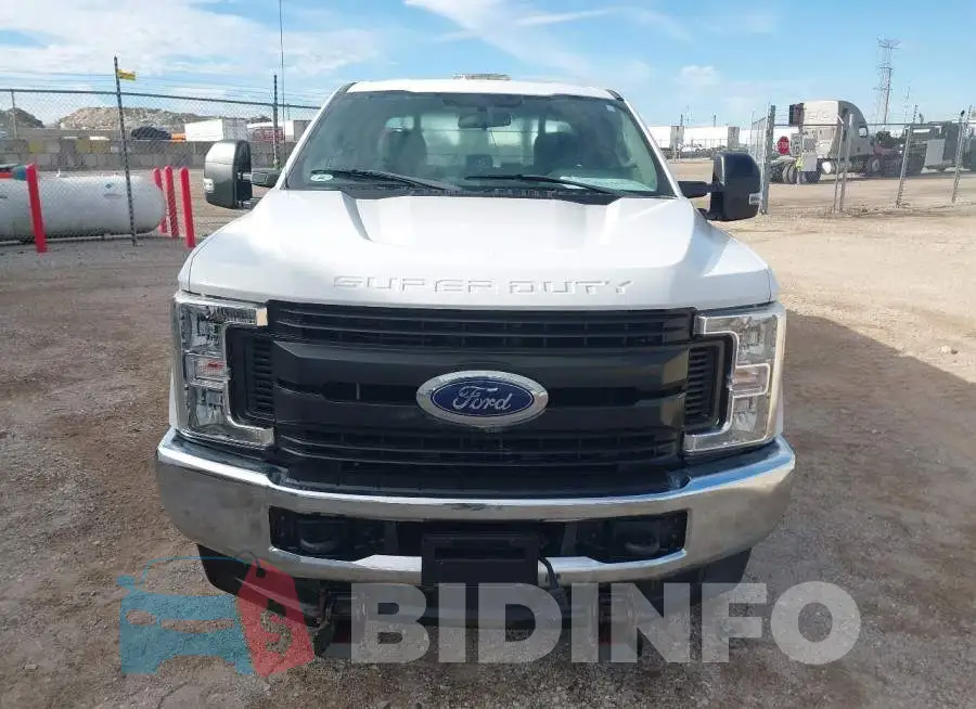 1FT7X2B61KEC59951 Photo# 14