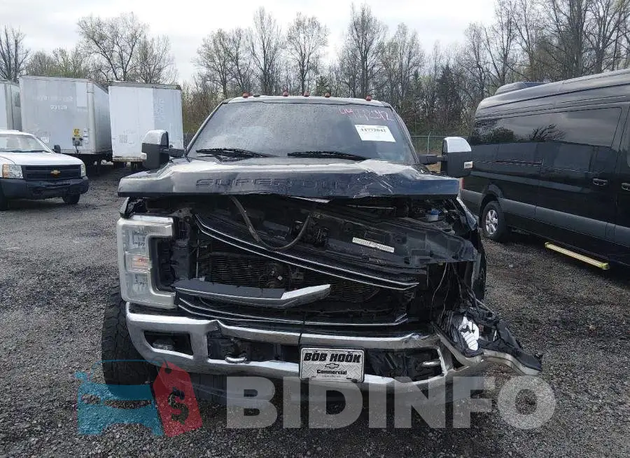 1FT8W3BT3HEF04194 Photo# 16