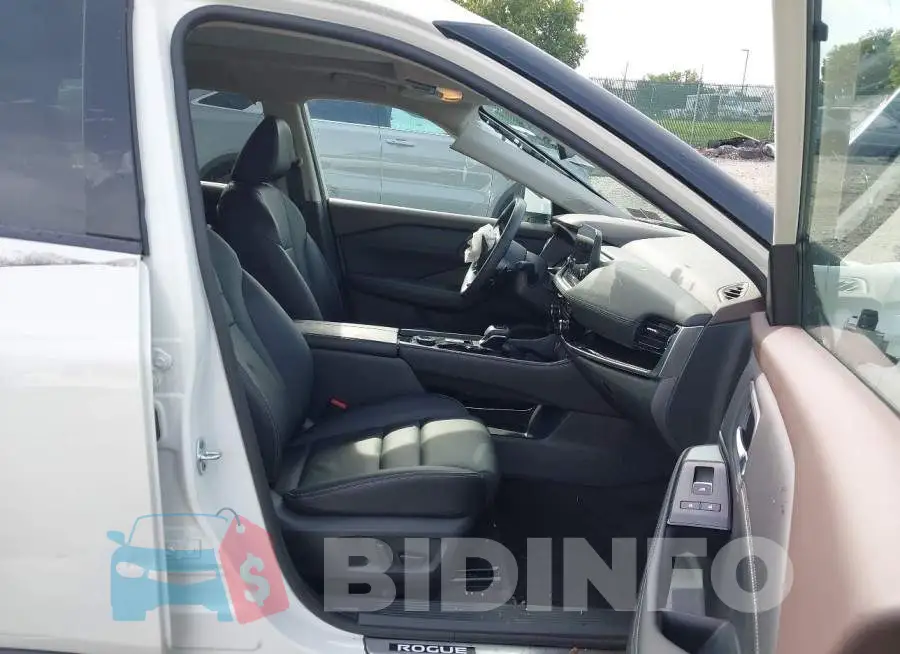 5N1BT3CB7PC777875 Photo# 5