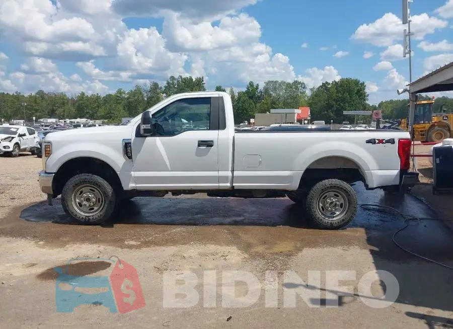 1FTBF2B66JEC83786 Photo# 18