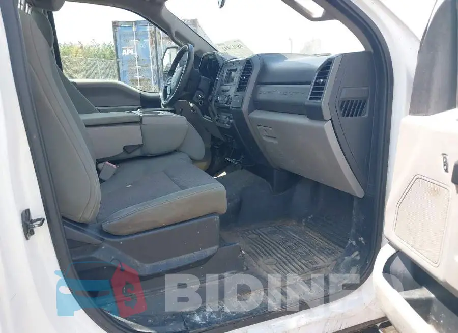 1FTBF2B66JEC83786 Photo# 5