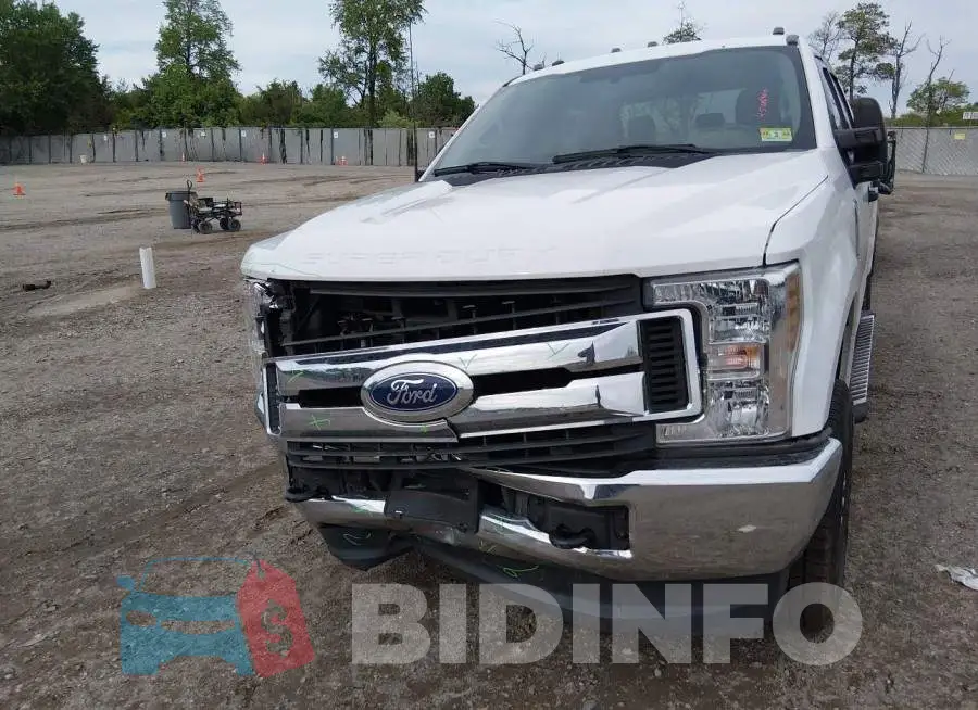 1FT7W2B64JEB12315 Photo# 6