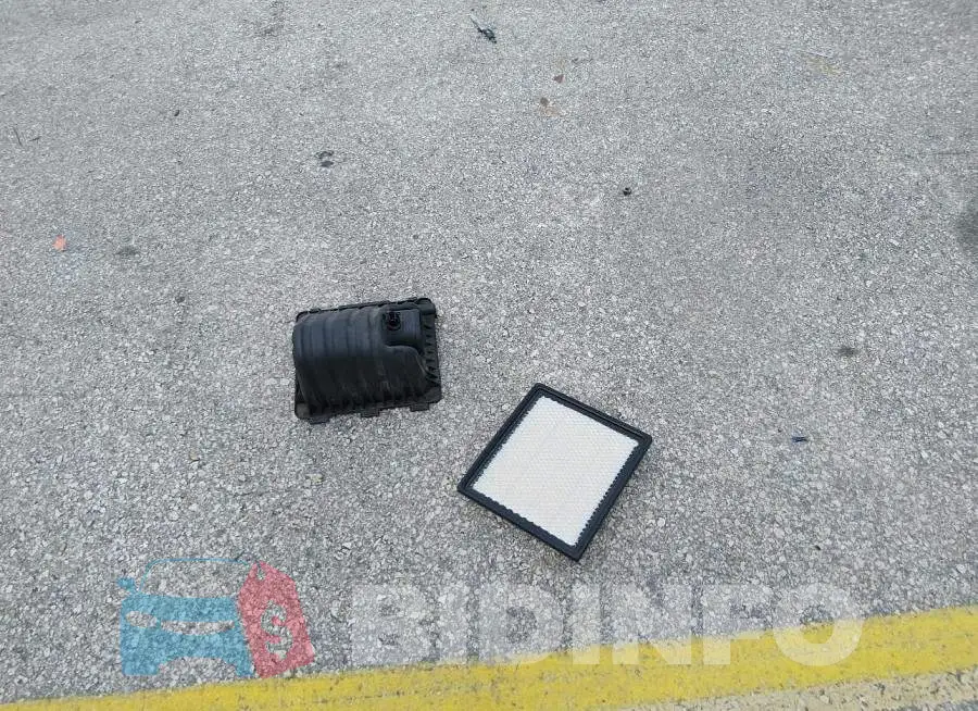 3G1BE6SM2JS611518 Photo# 12