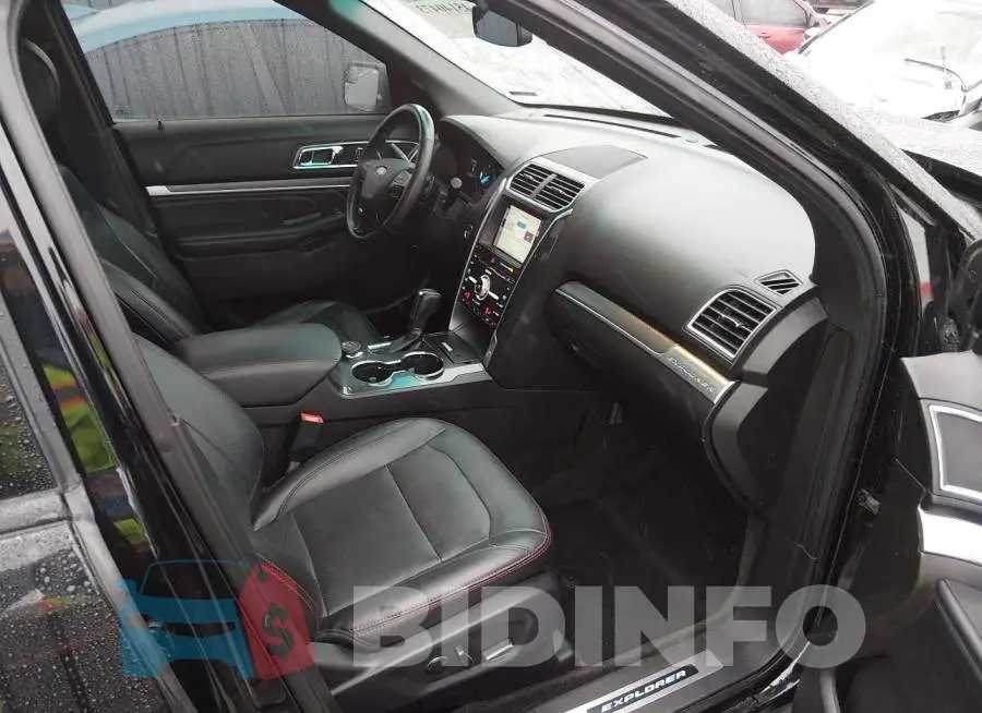 1FM5K8GT2HGB31413 Photo# 5