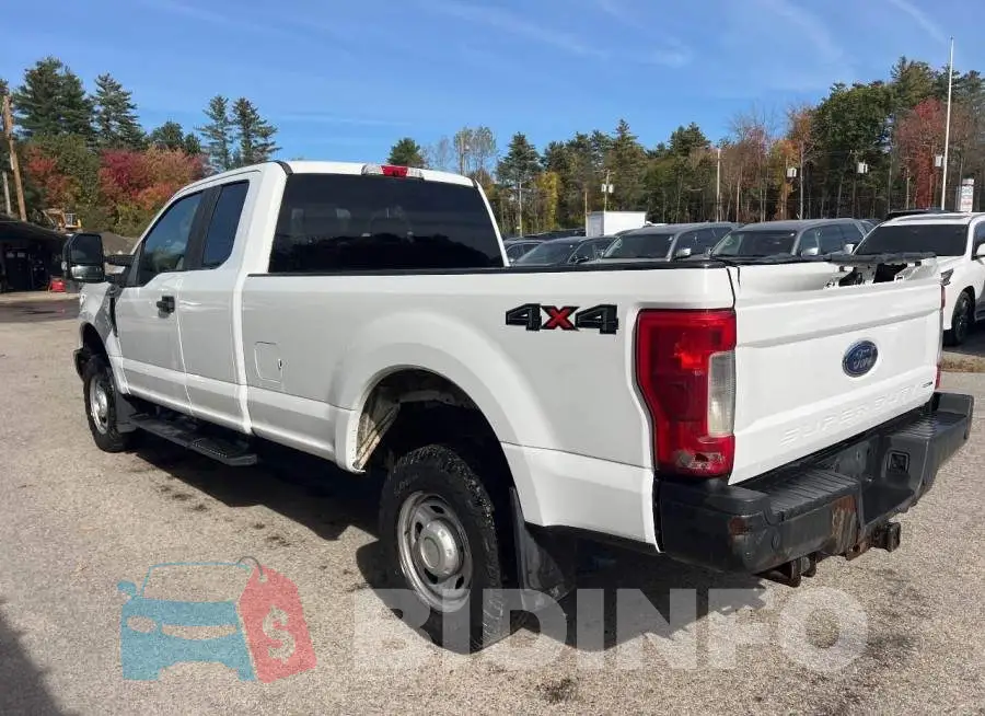 1FT7X2B64JEB92311 Photo# 3