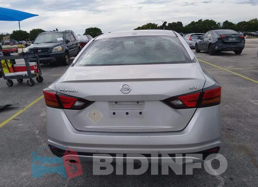 1N4BL4DV0KC152929 Photo# 17