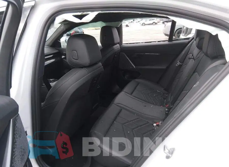 WBA43FJ03SCT70402 Photo# 8