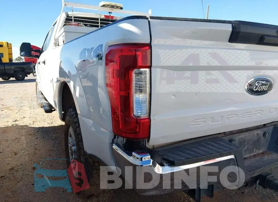 1FT7W2BT1JEB38778 Photo# 12