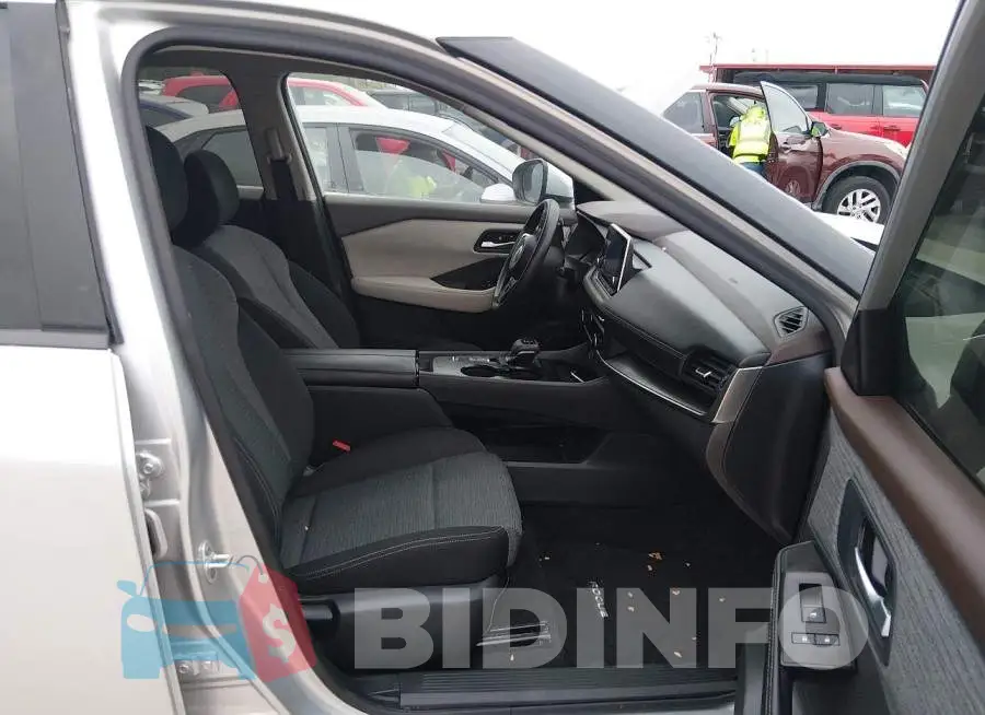 5N1BT3BA3PC818026 Photo# 5