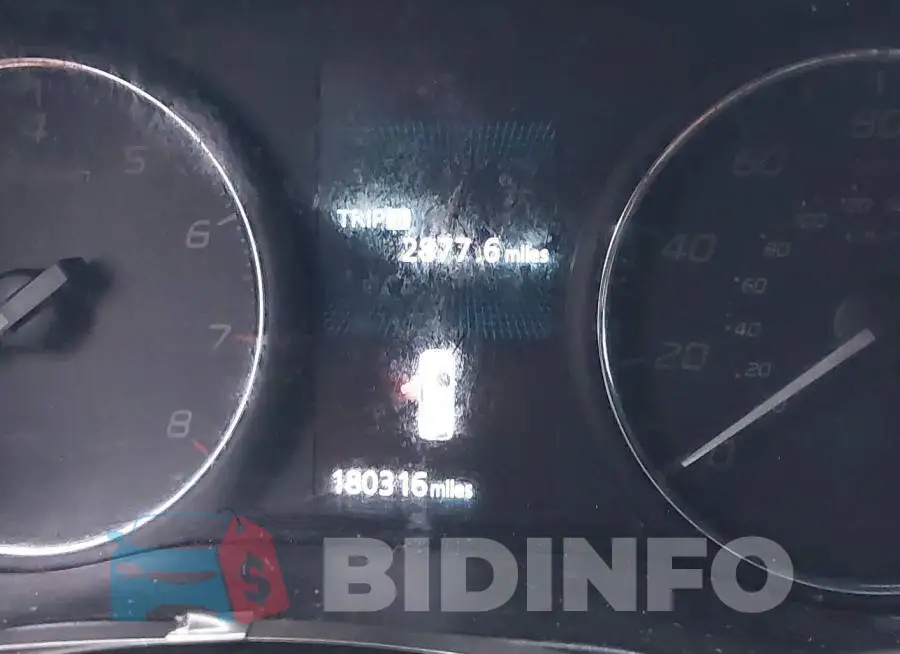 JA4AD3A35JZ052041 Photo# 7