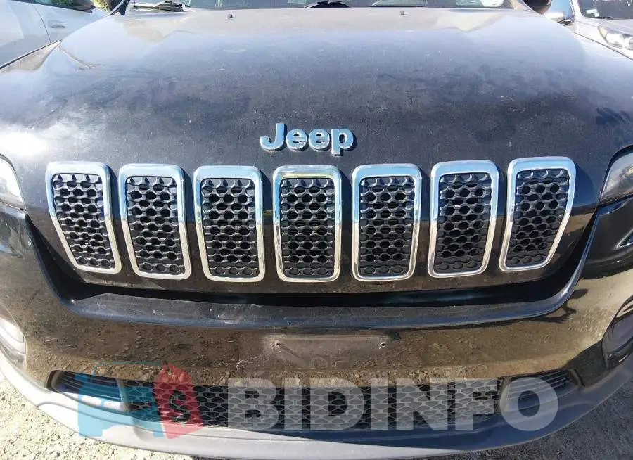 1C4PJLCB2KD108755 Photo# 6