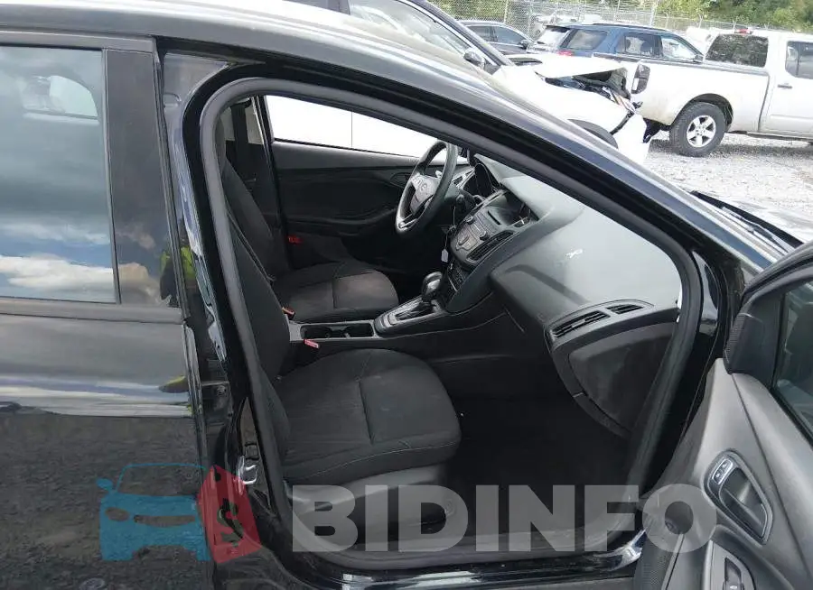 1FADP3E26HL243899 Photo# 5