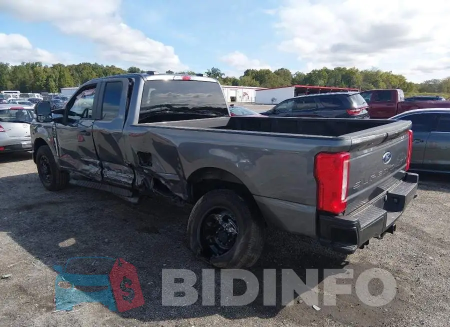 1FT7X2AA0PED65871 Photo# 3