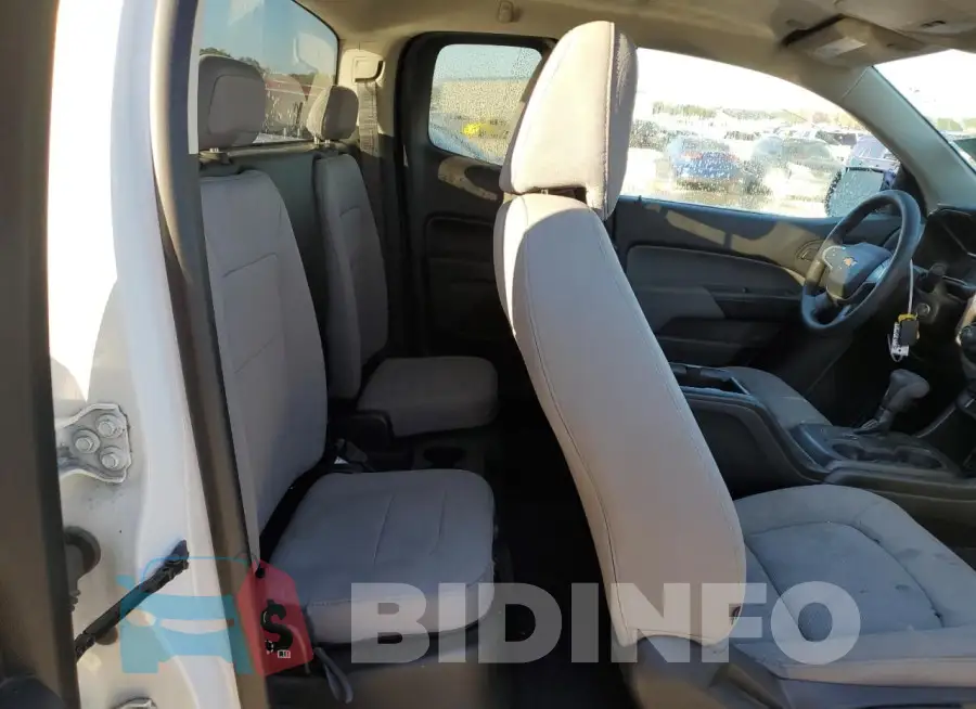 1GCHSBEA2K1309105 Photo# 10