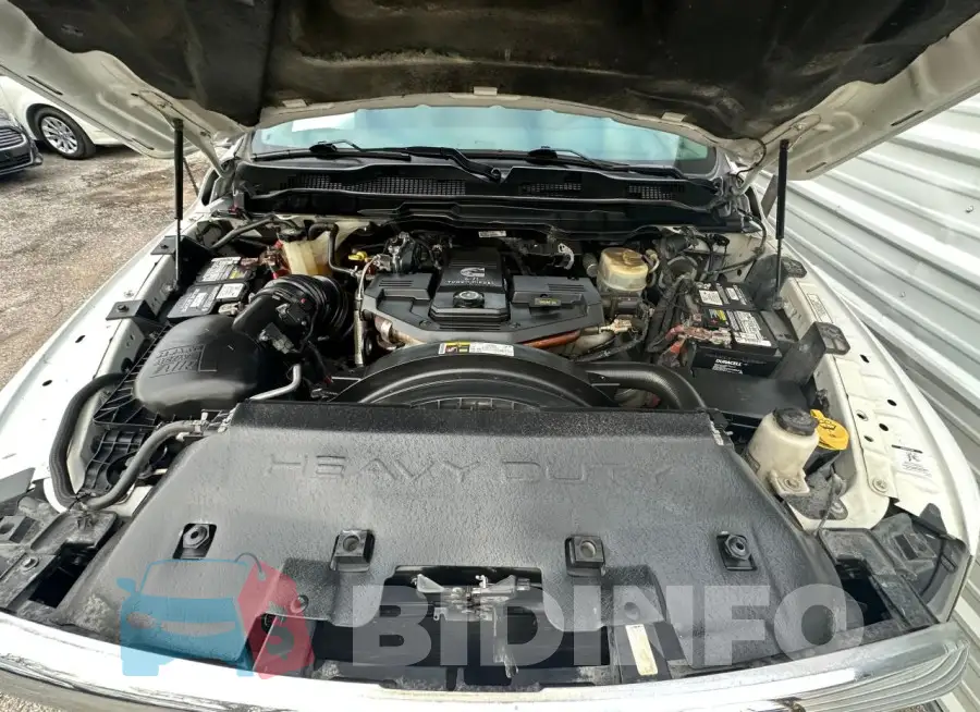 3C63R3GL4HG736877 Photo# 7