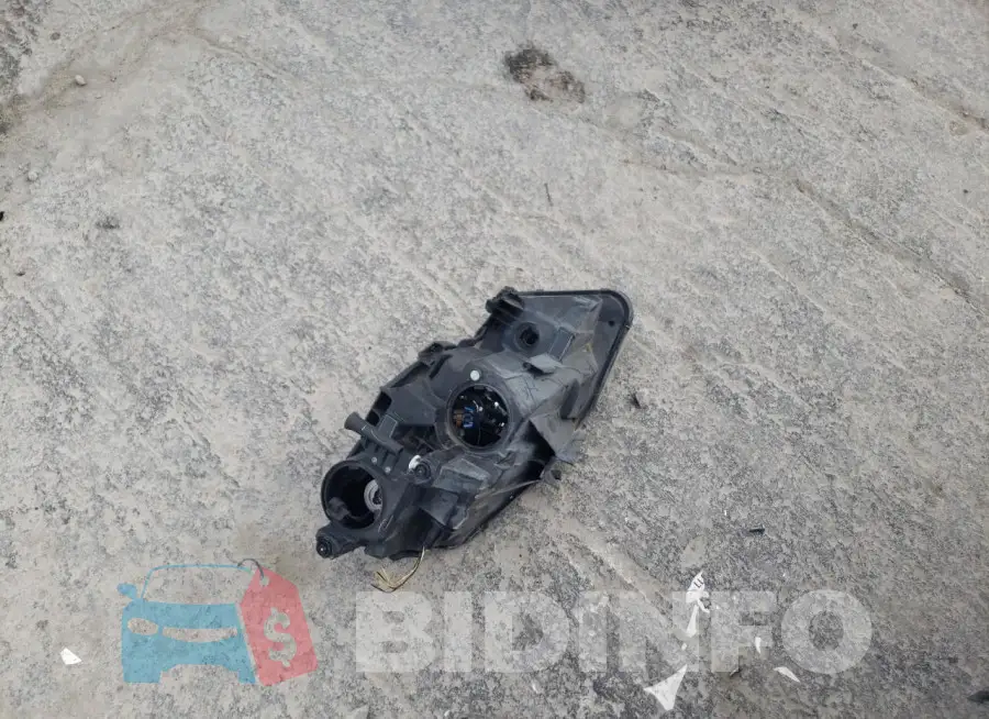 1G1FA1RX8H0155364 Photo# 12