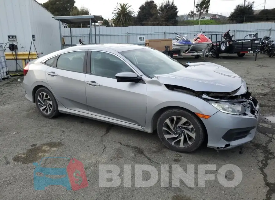 19XFC2F76HE229917 Photo# 4