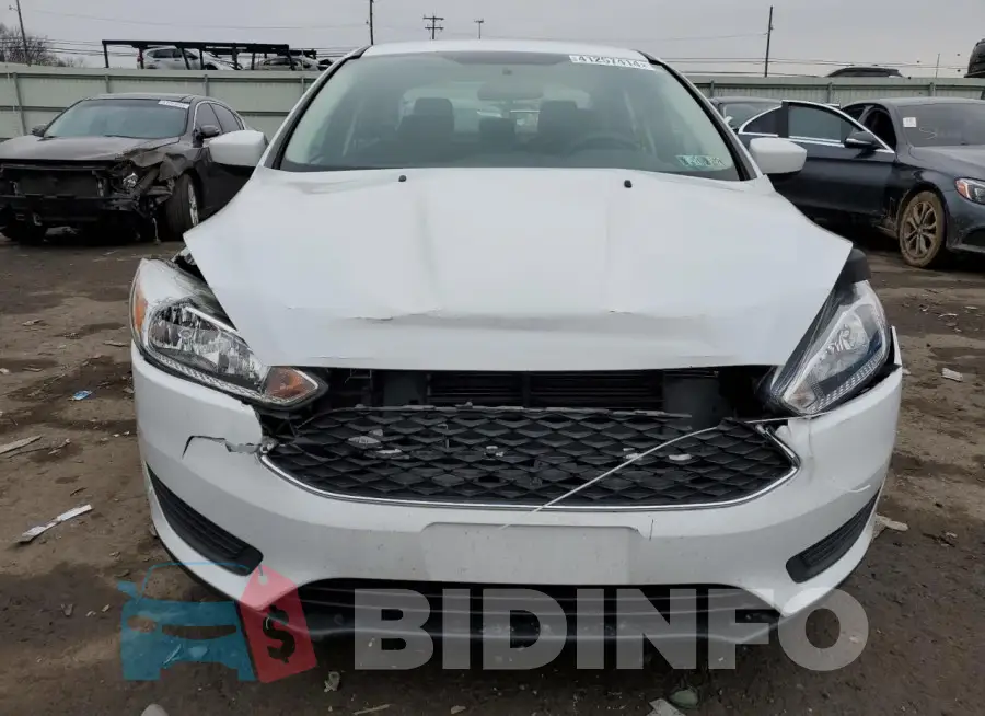 1FADP3FE4JL329341 Photo# 5
