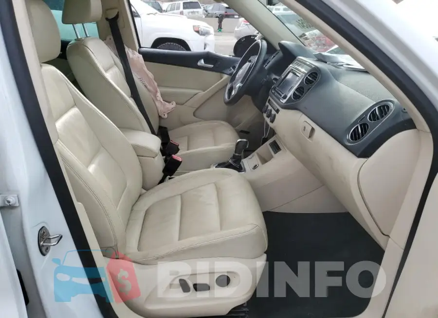 WVGAV7AX9GW591698 Photo# 7