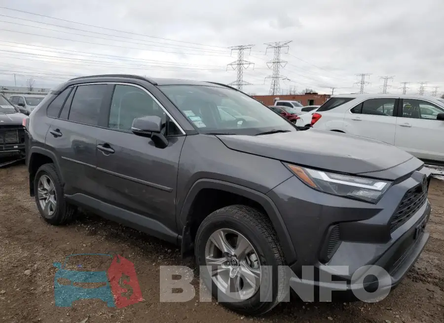 2T3P1RFV6RW408918 Photo# 4