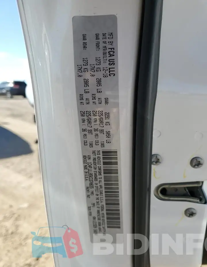 1C4PJLLB5KD370835 Photo# 14