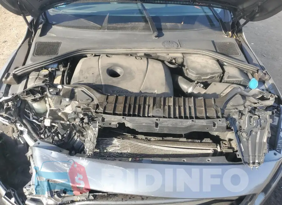 LYV402FM4GB108884 Photo# 11