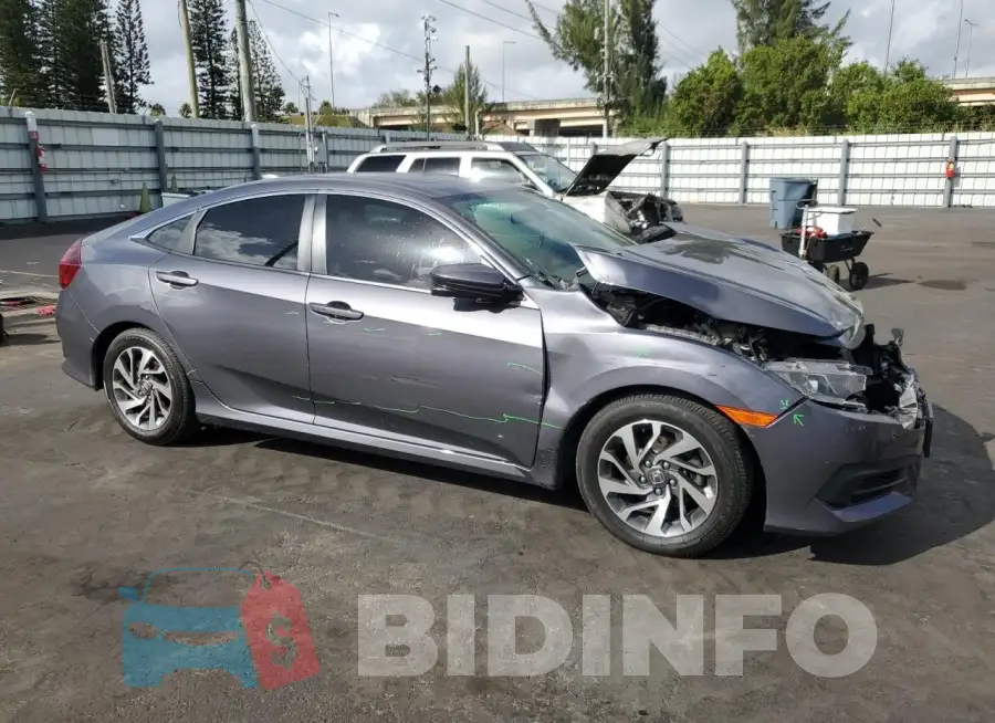 19XFC2F70HE069260 Photo# 4