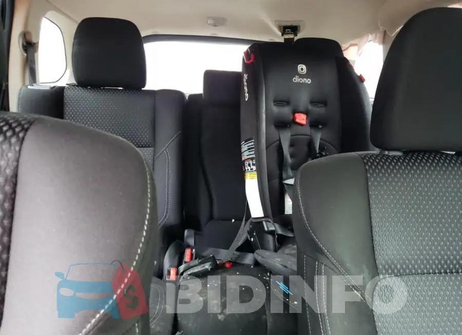 JA4AD2A38LZ013571 Photo# 10